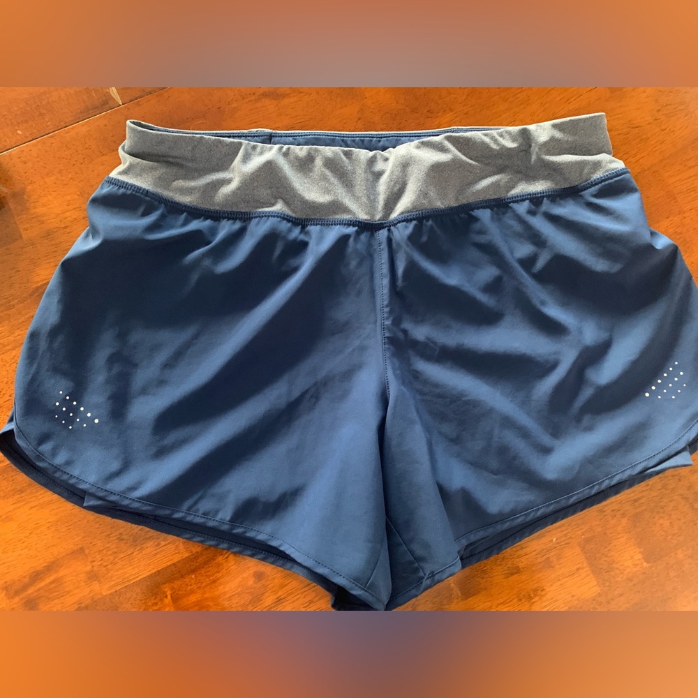 ✨5/$25✨Avia athletic shorts size large